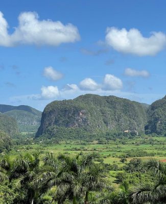 Mogotes en Viñales Cuba Mogotes en Viñales Cuba